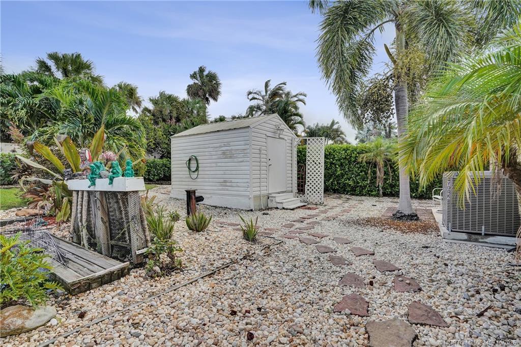 4706 SE Manatee Terrace