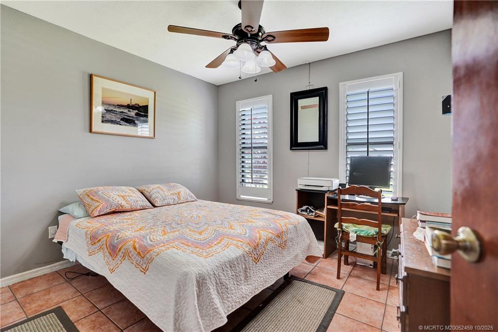 4706 SE Manatee Terrace