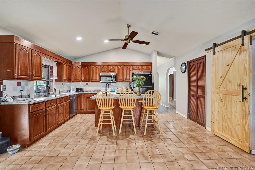 4706 SE Manatee Terrace