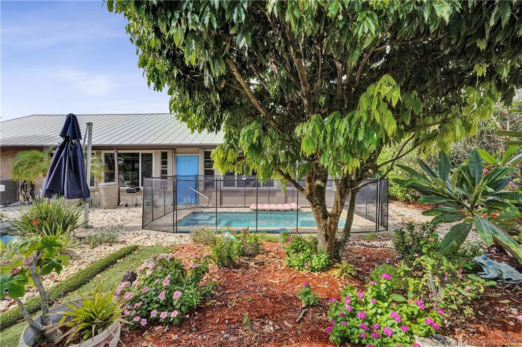 4706 SE Manatee Terrace