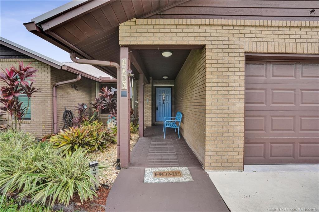 4706 SE Manatee Terrace