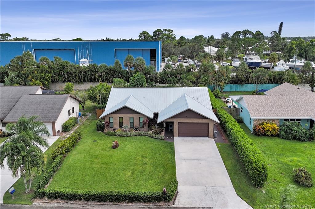 4706 SE Manatee Terrace