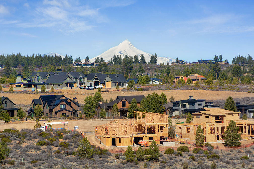 61451 Skene Trail