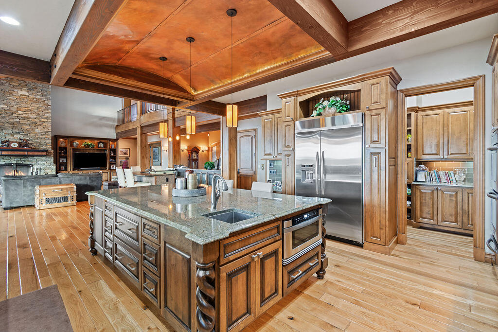 61451 Skene Trail