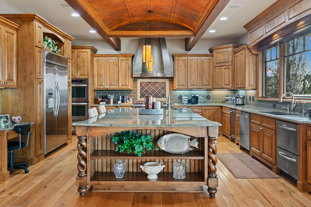 61451 Skene Trail
