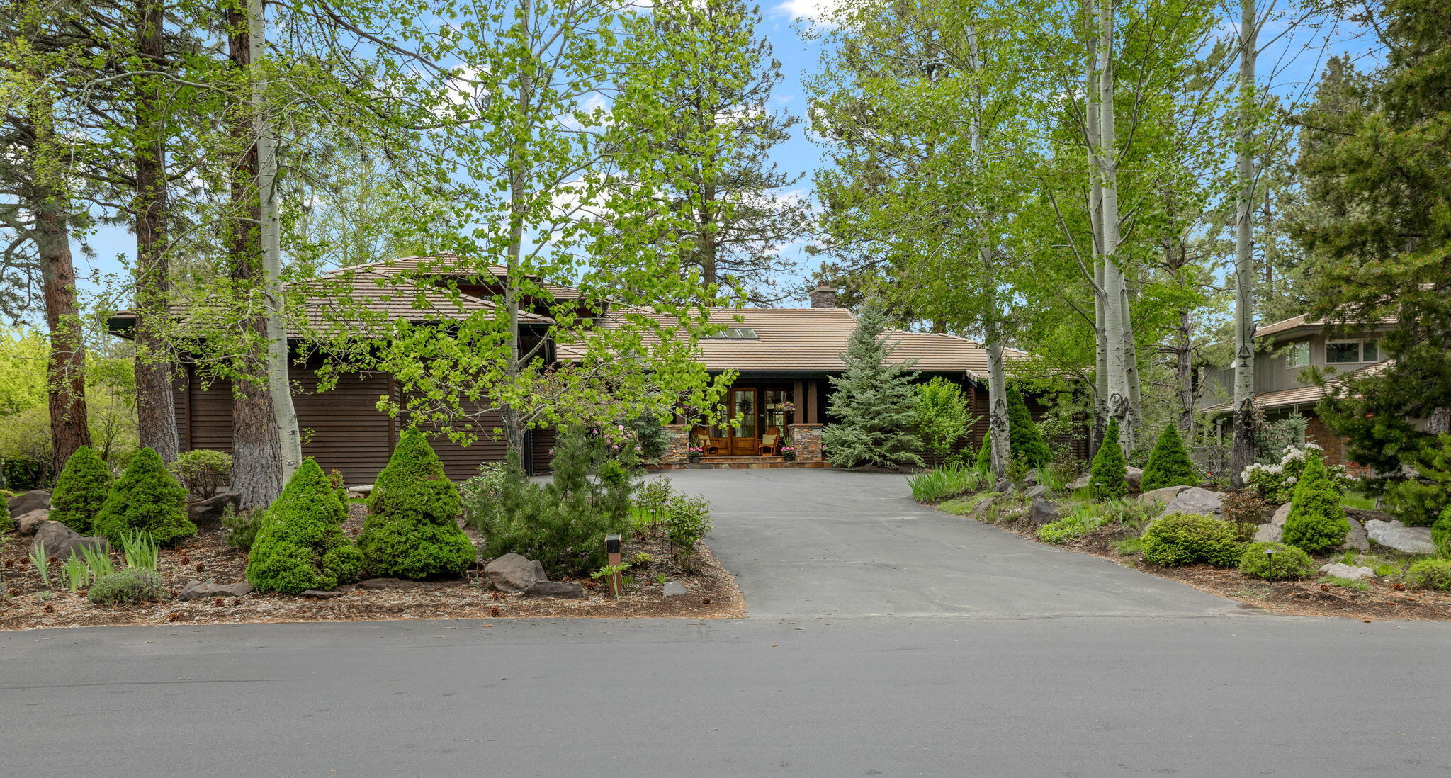 19586 Green Lakes Loop