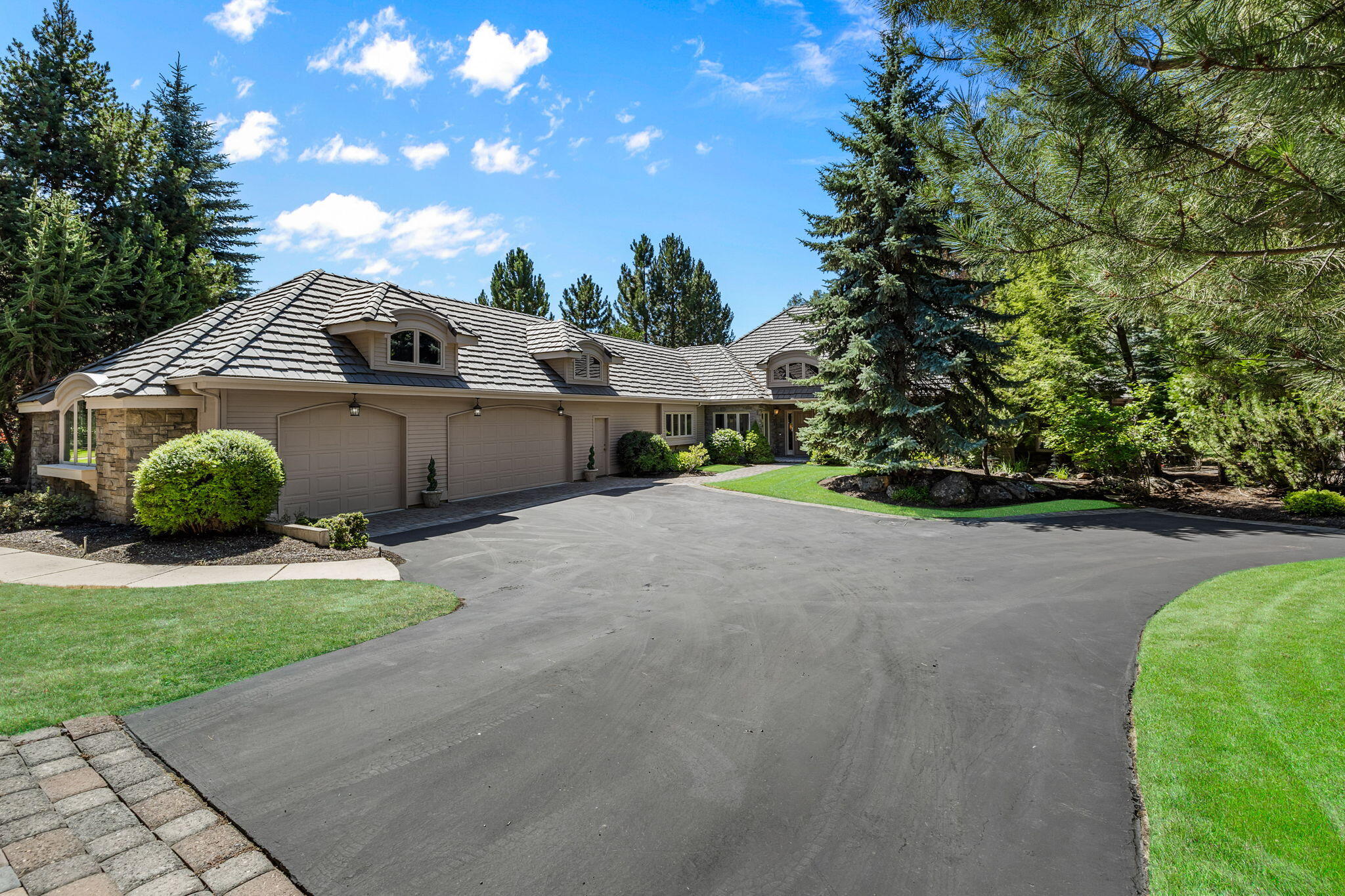 19490 Green Lakes Loop
