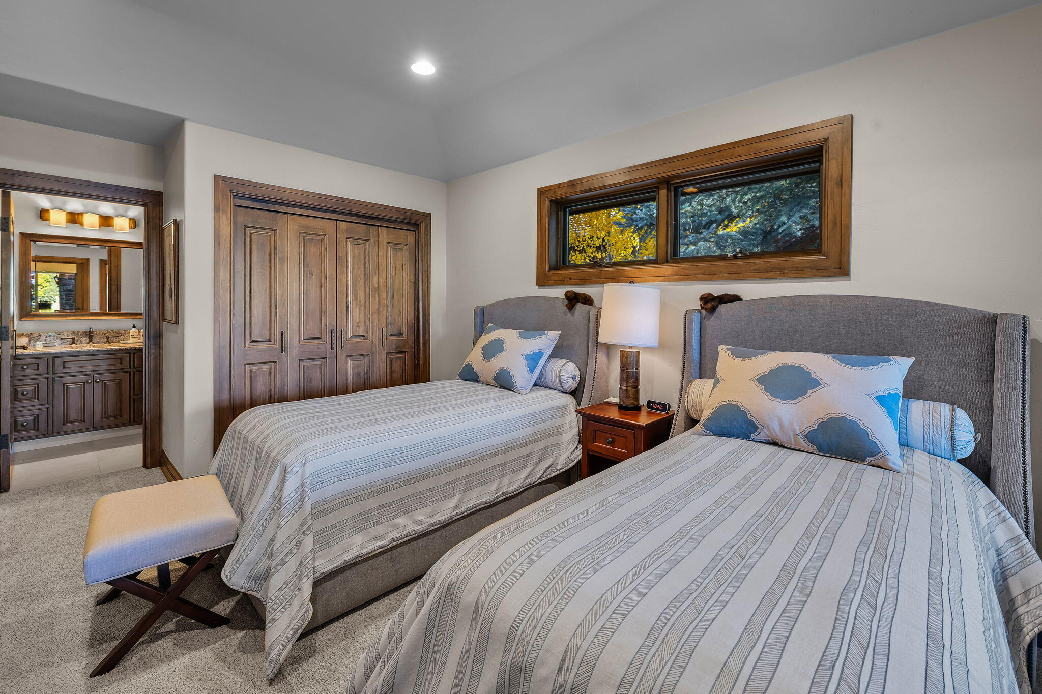 61302 Tam McArthur Loop