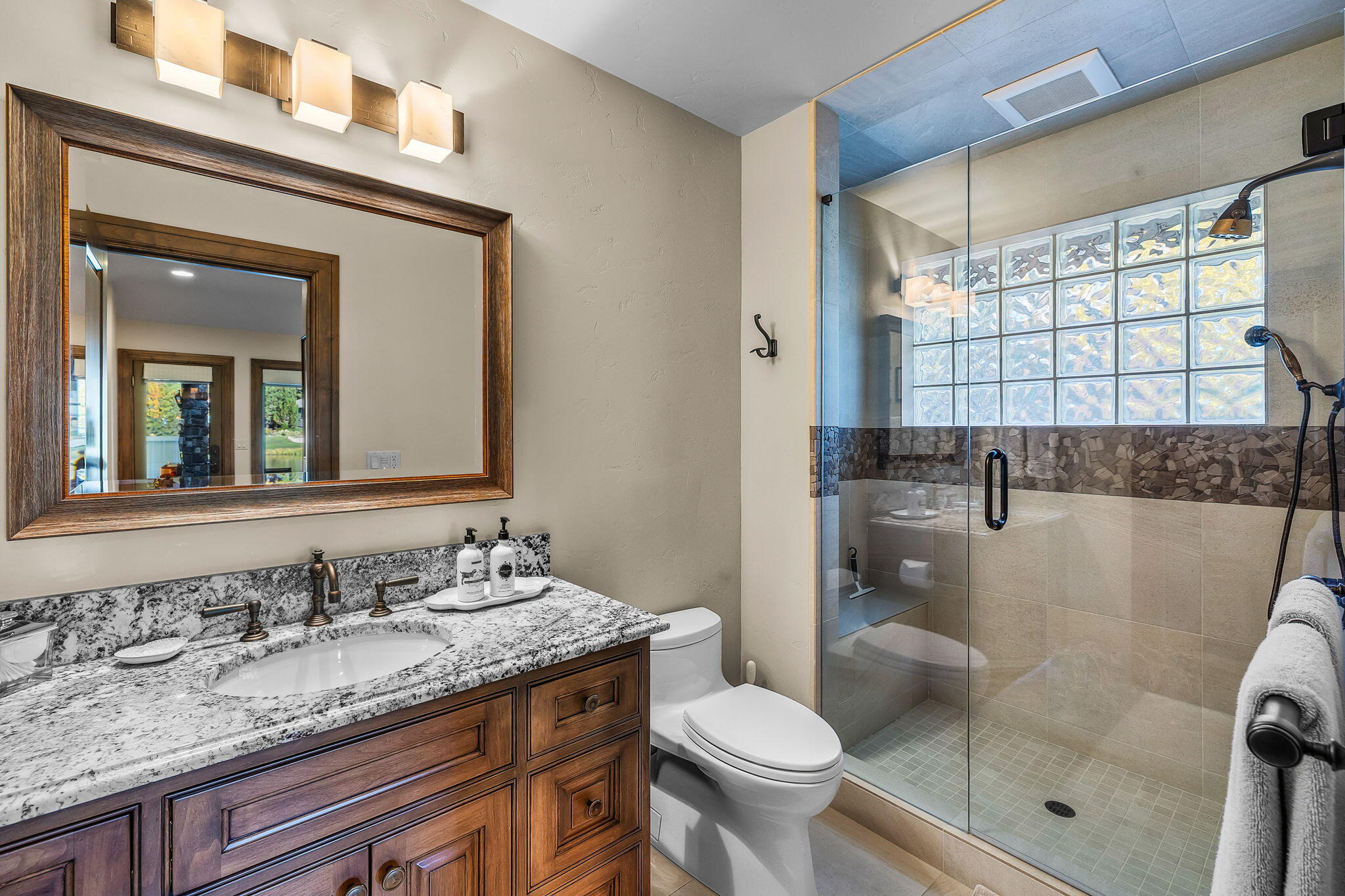 61302 Tam McArthur Loop