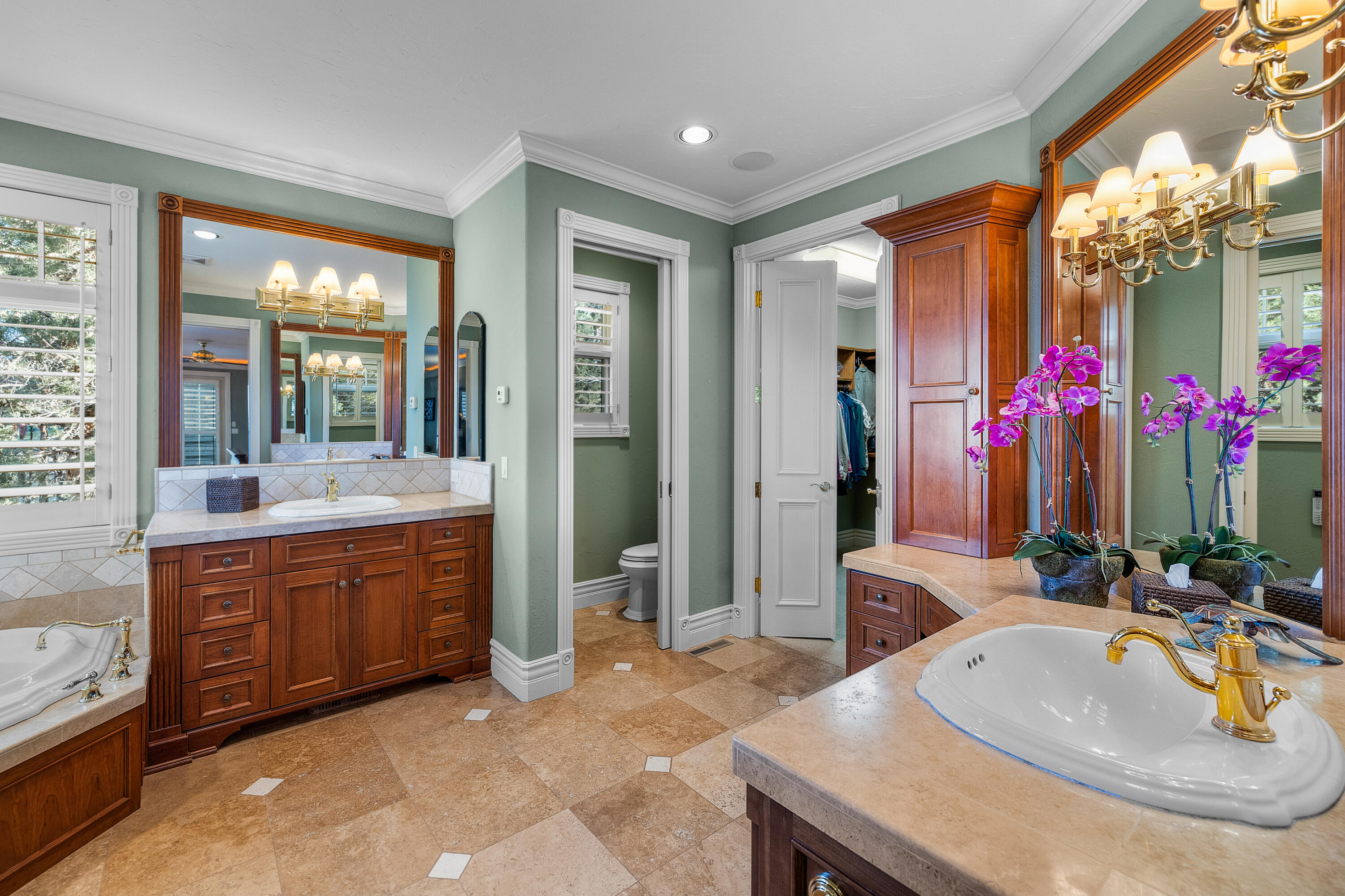 1748 NW Farewell Drive