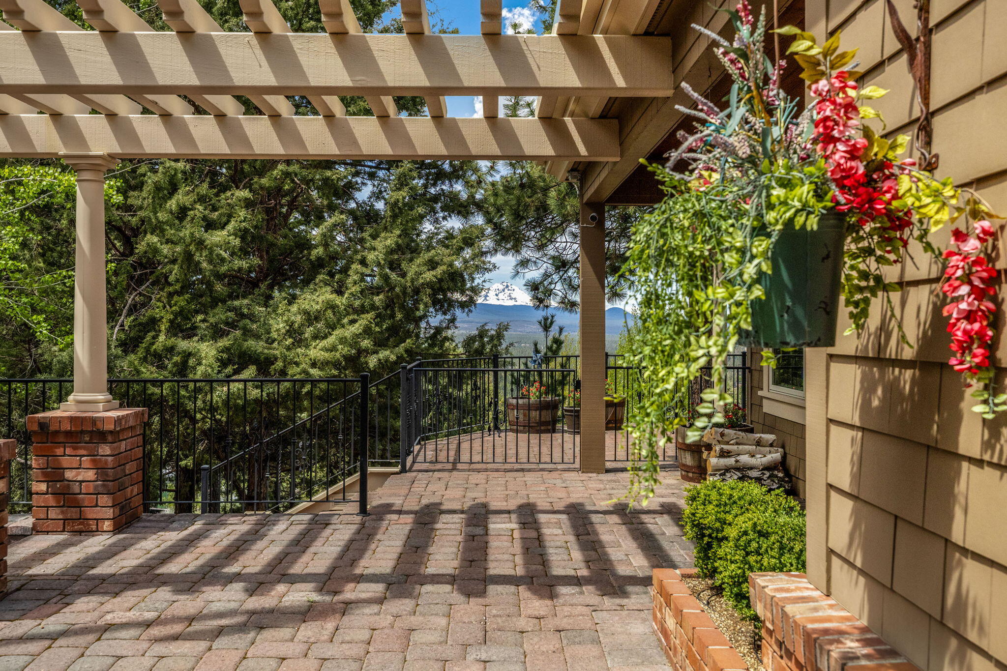 1748 NW Farewell Drive