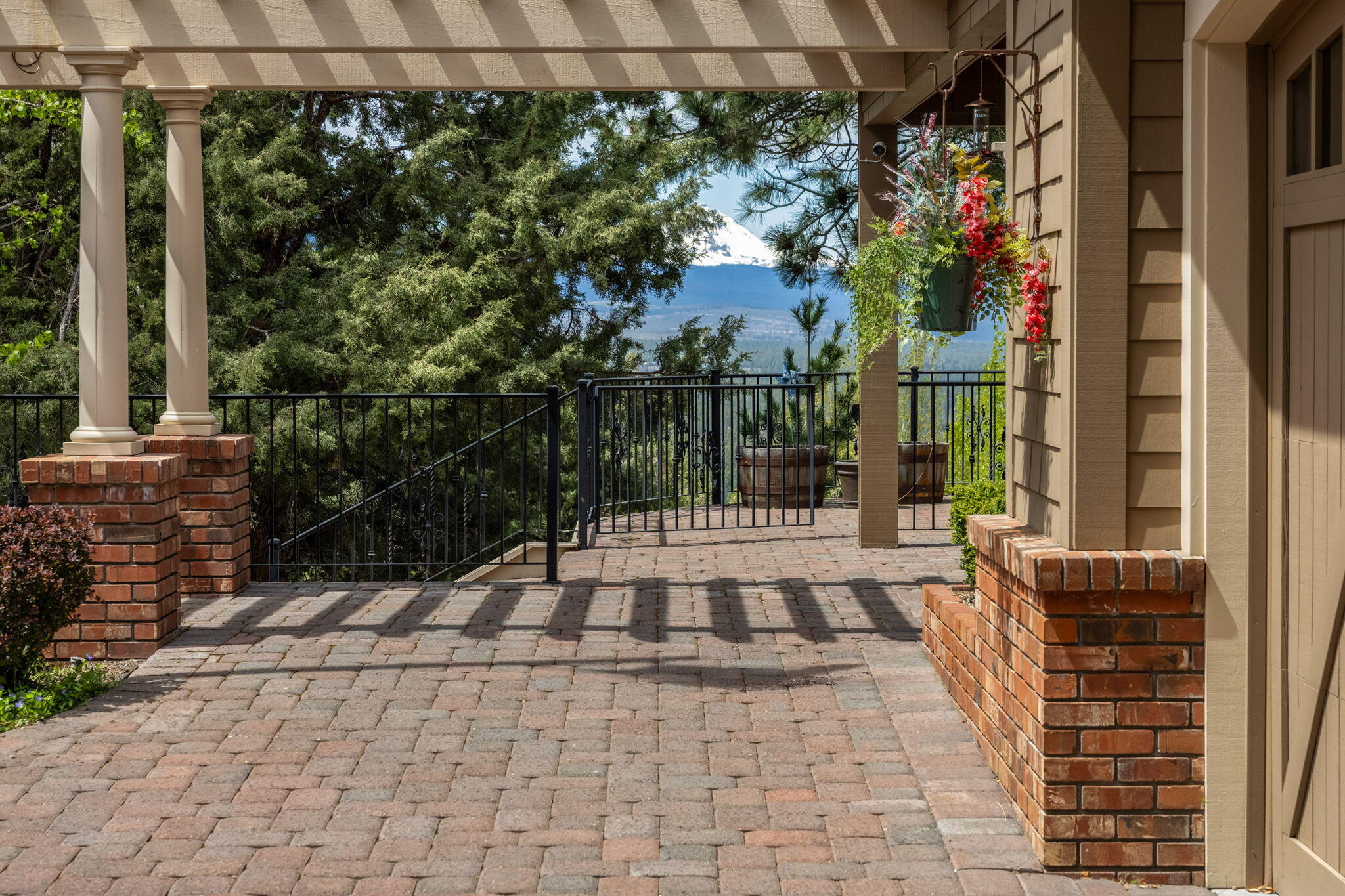 1748 NW Farewell Drive