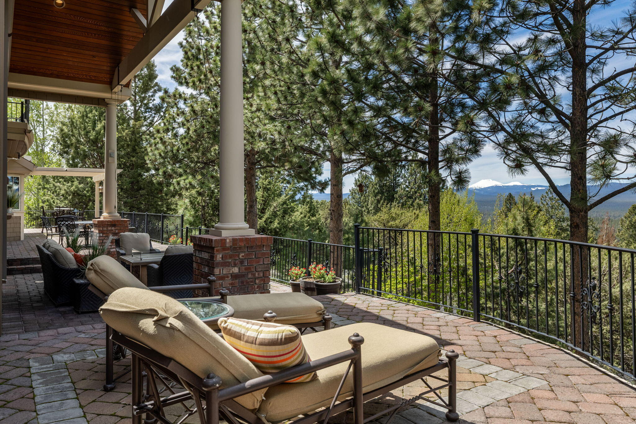 1748 NW Farewell Drive