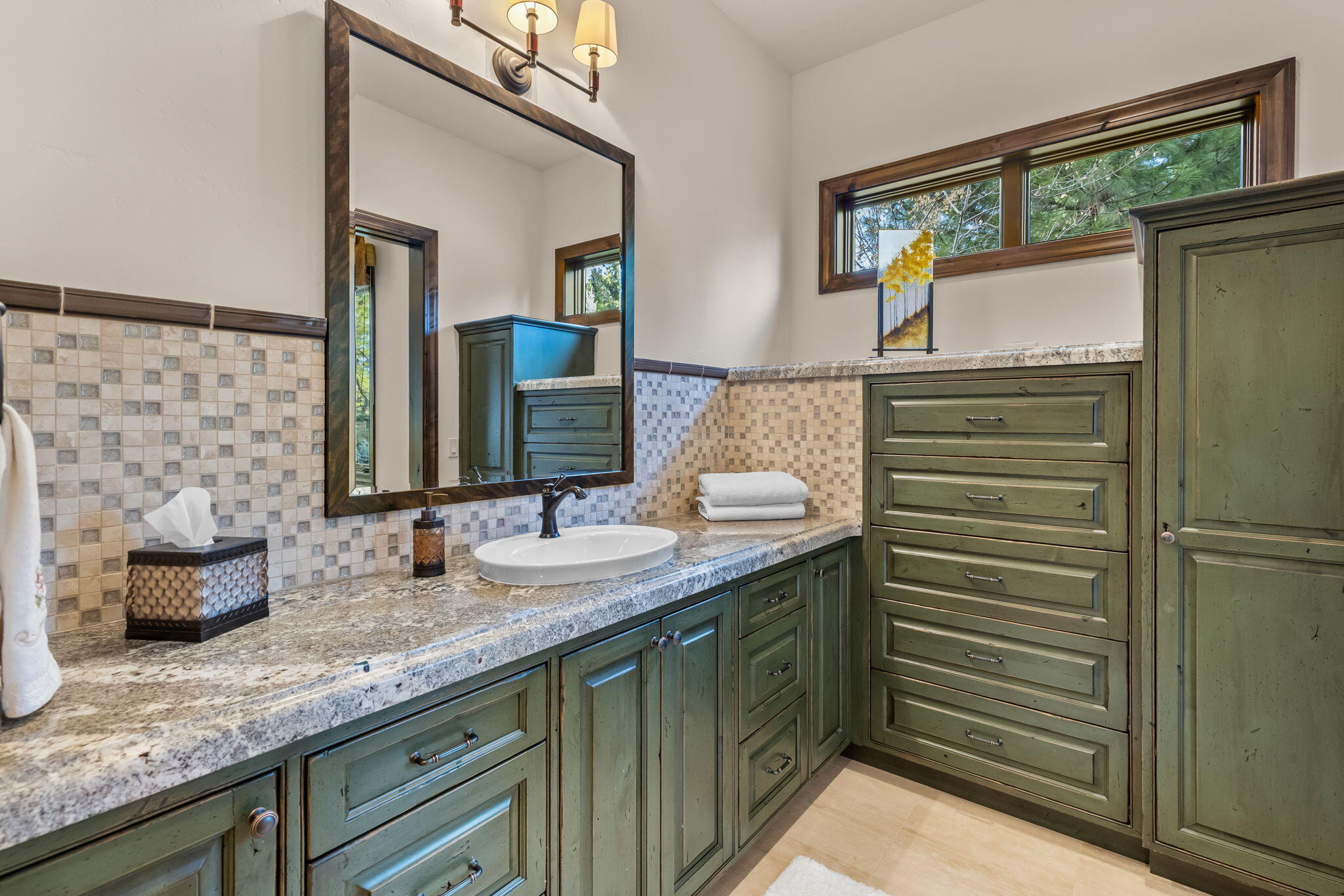 61644 Tam McArthur Loop