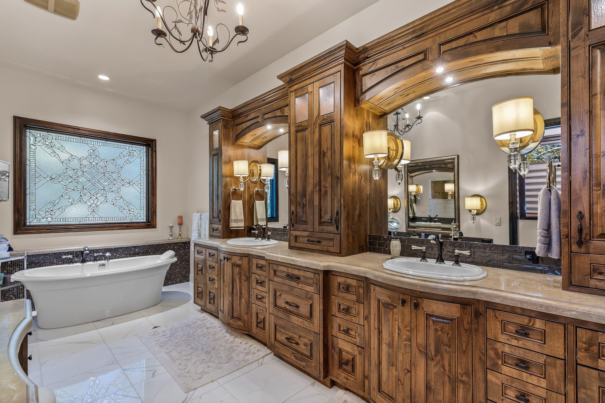 61644 Tam McArthur Loop