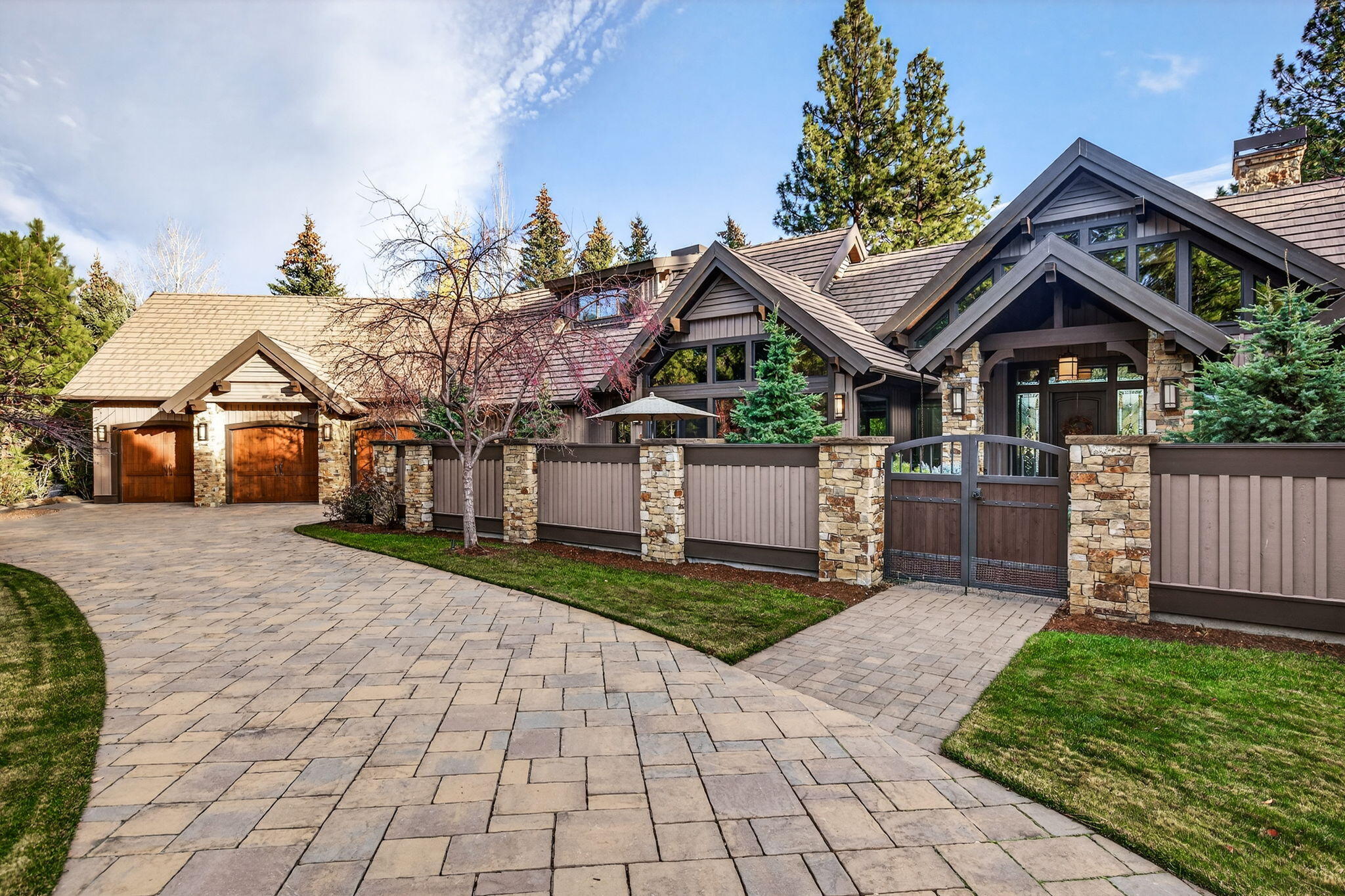 61644 Tam McArthur Loop