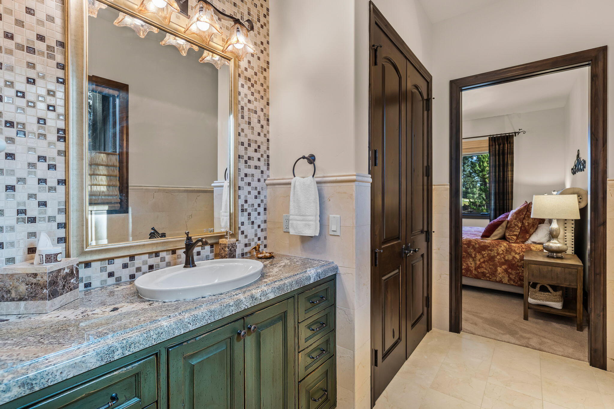 61644 Tam McArthur Loop