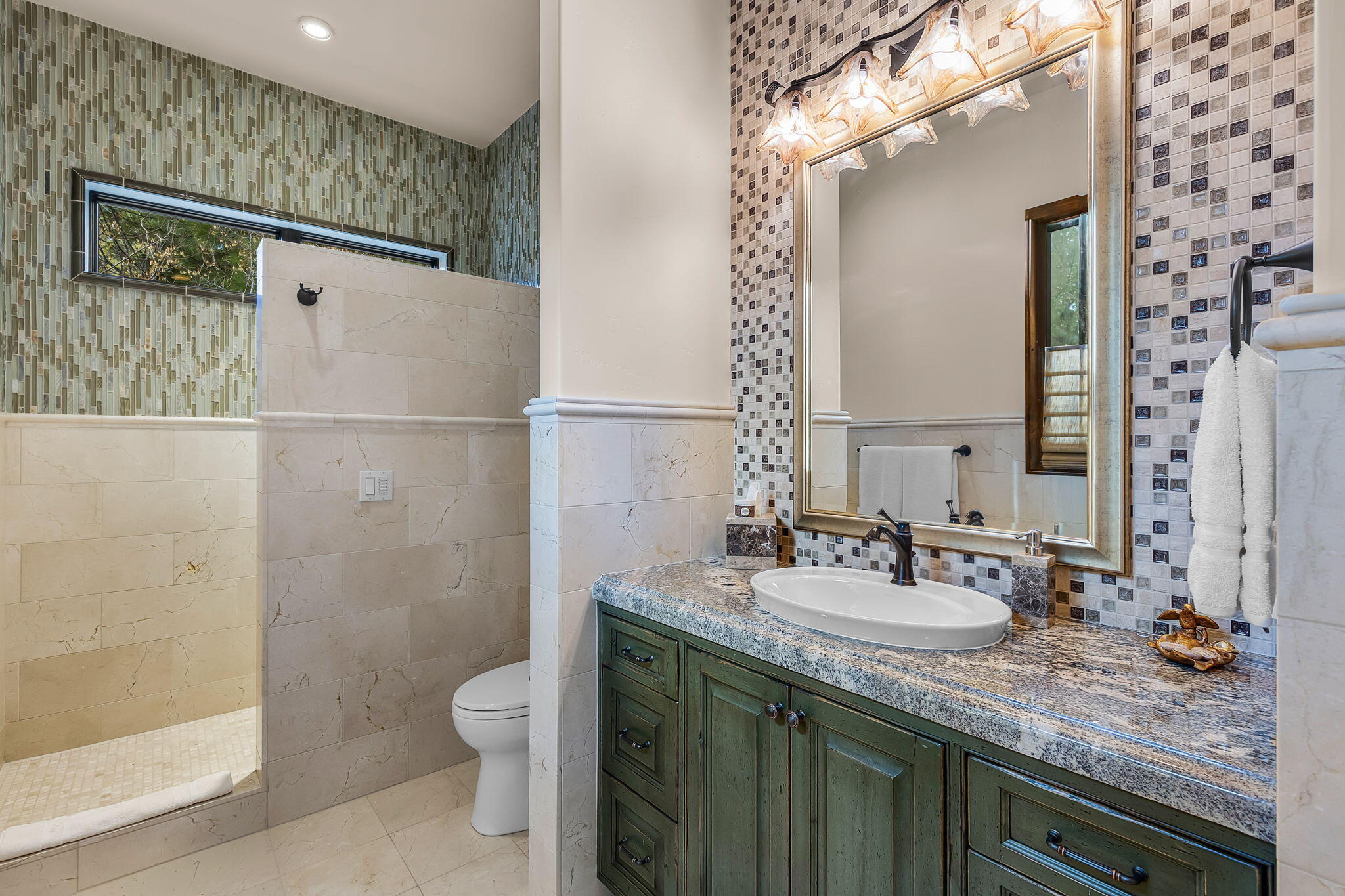 61644 Tam McArthur Loop