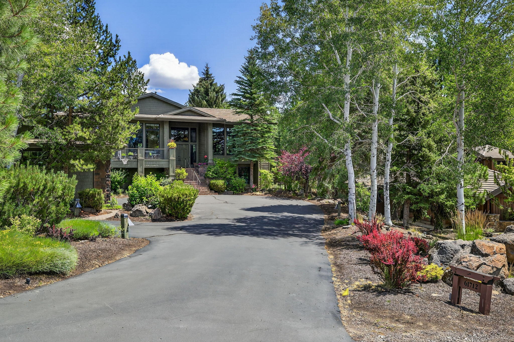 61712 Broken Top Drive