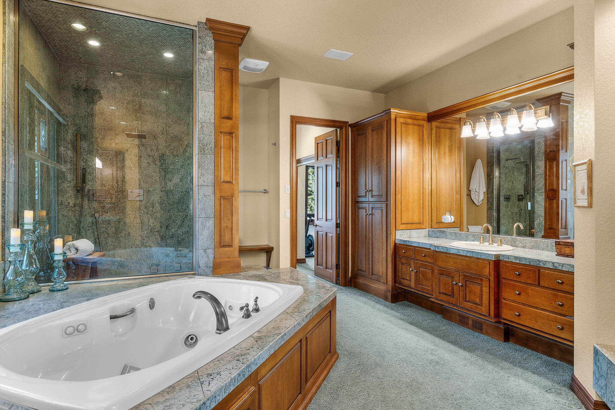 61712 Broken Top Drive