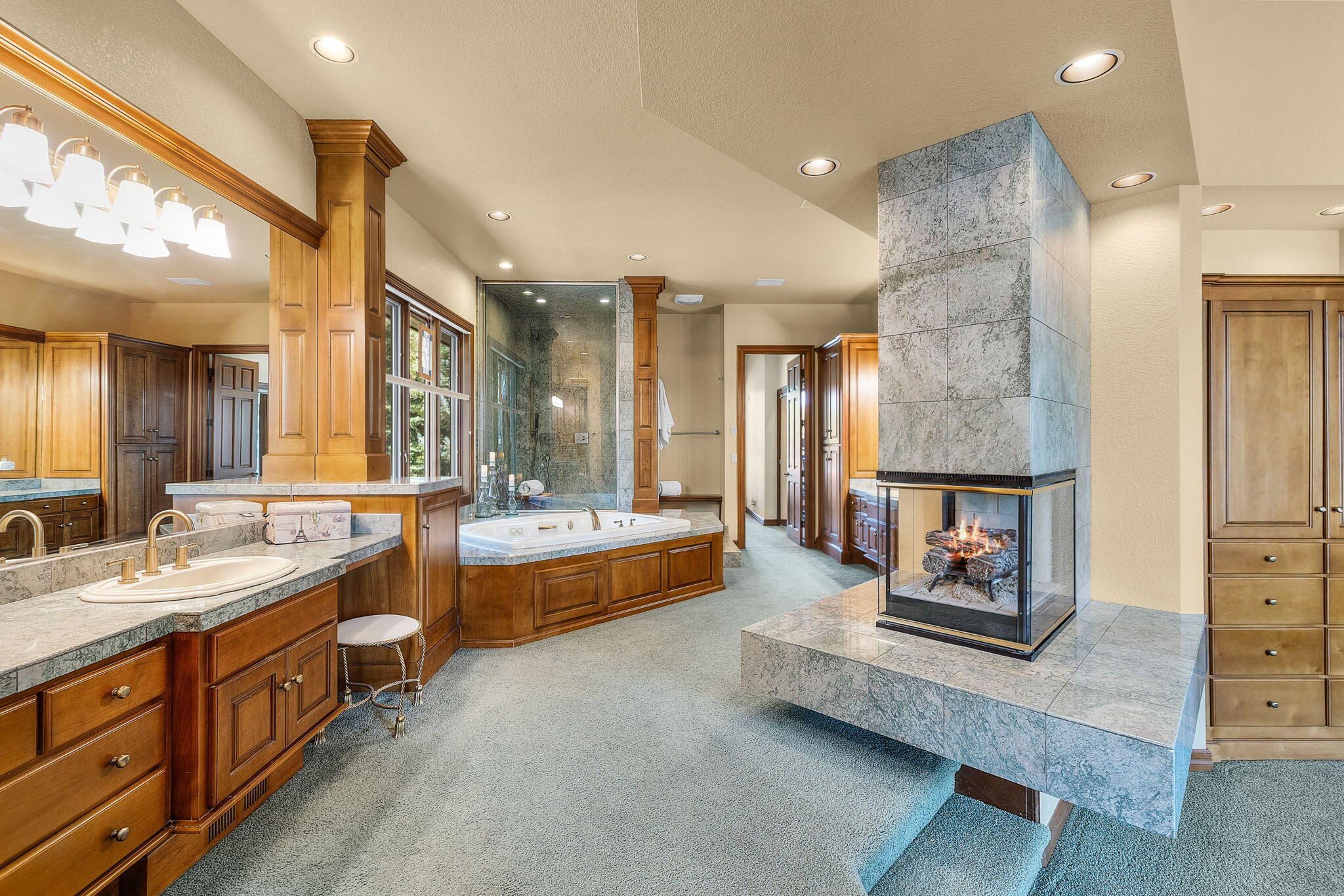 61712 Broken Top Drive