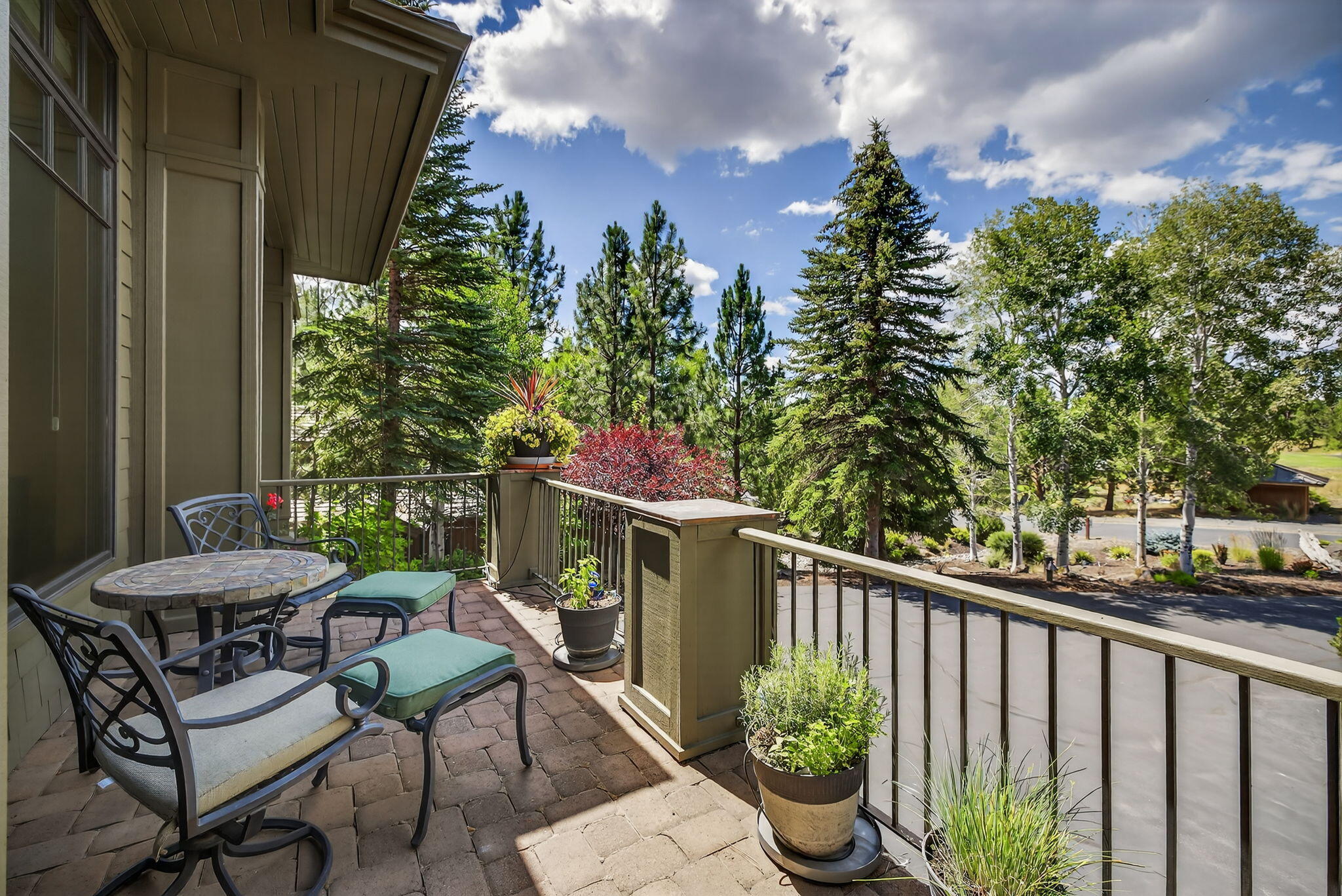 61712 Broken Top Drive