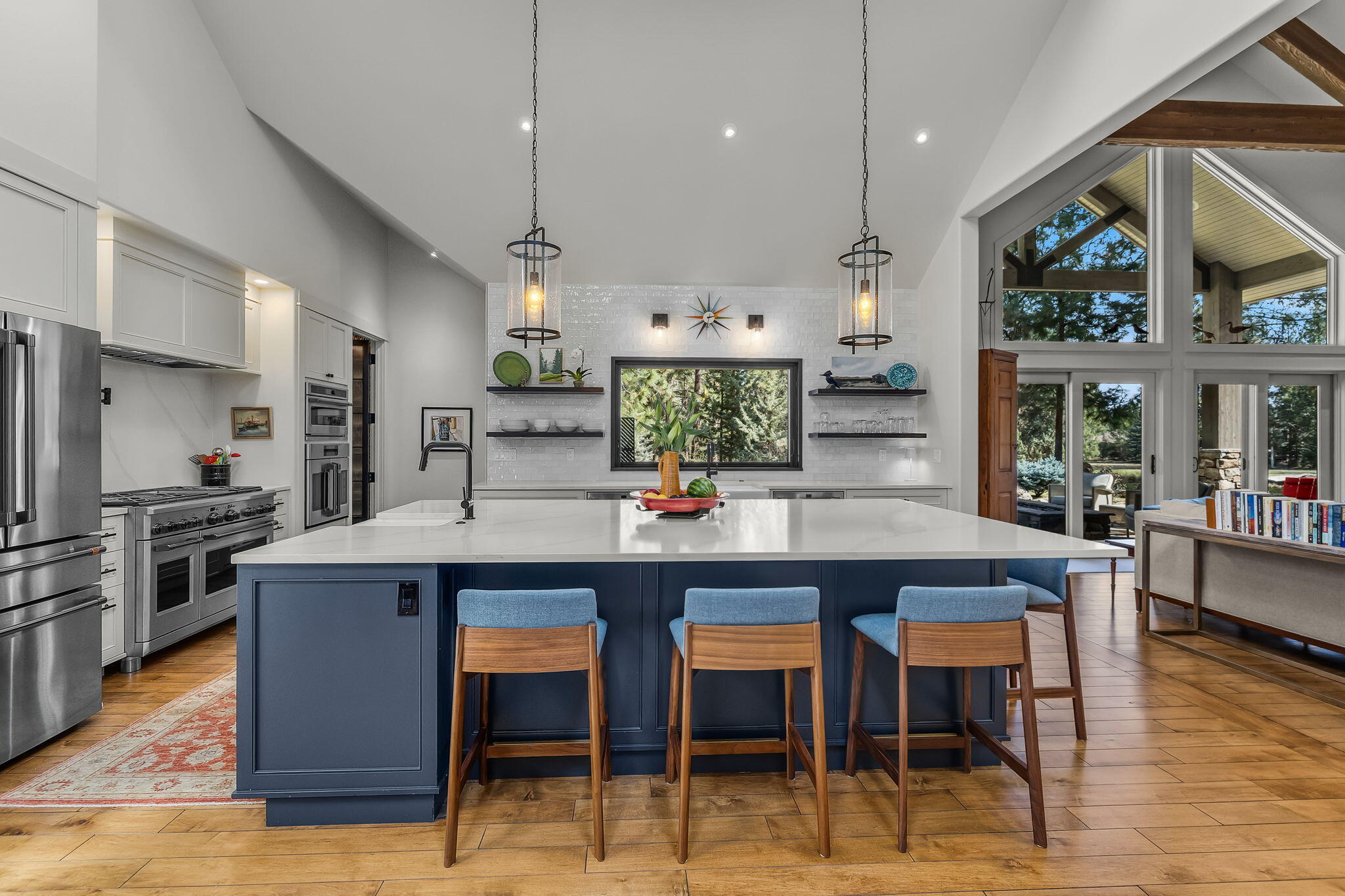 61727 Tam McArthur Loop