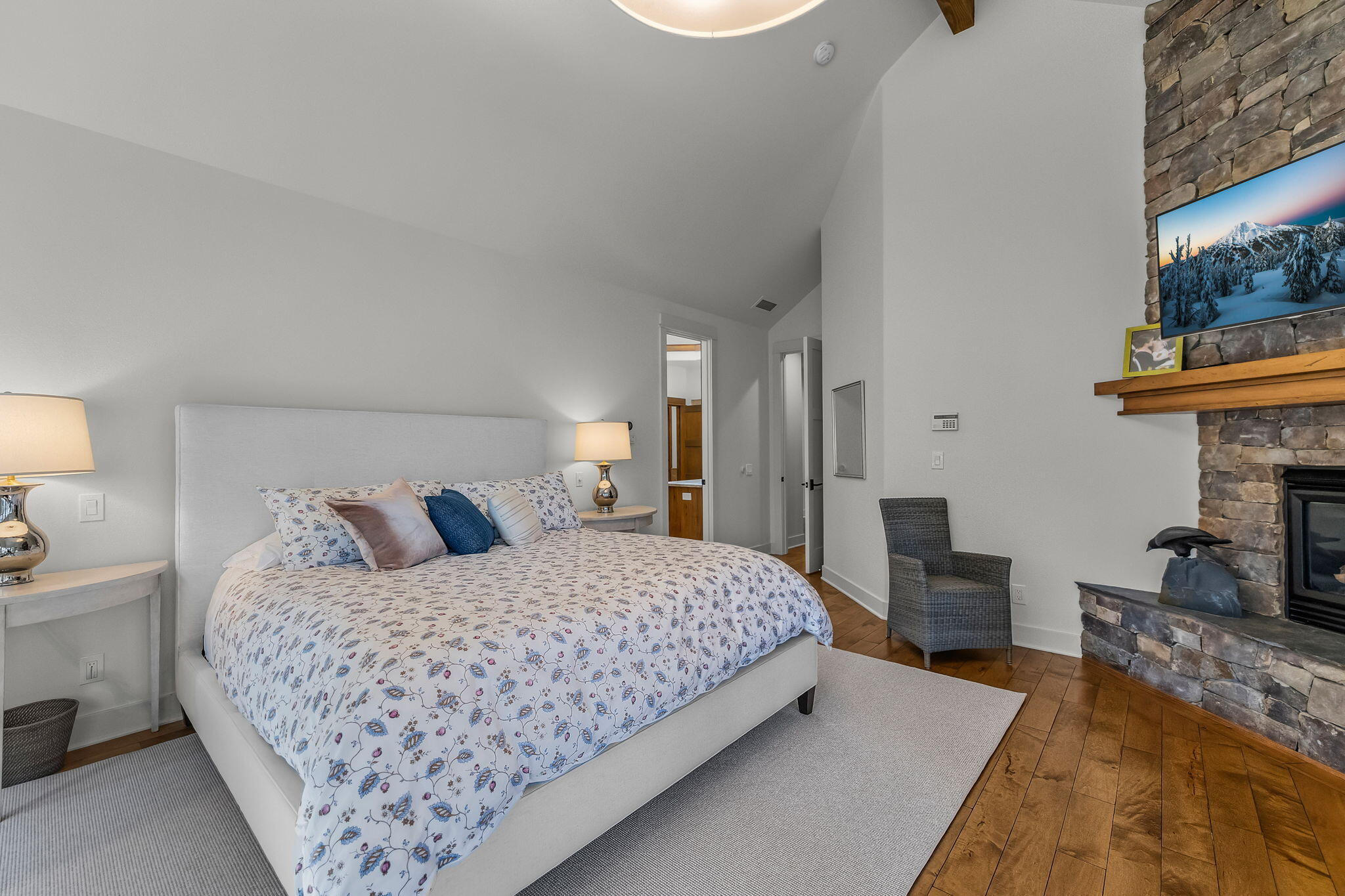 61727 Tam McArthur Loop