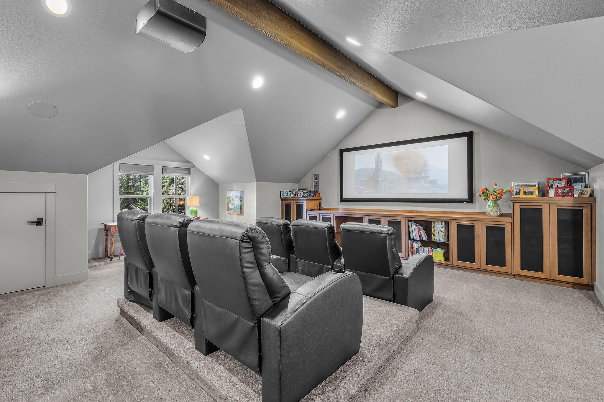 61727 Tam McArthur Loop