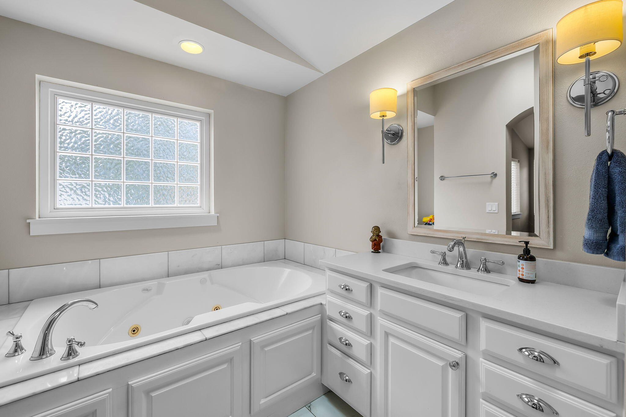 61477 Cultus Lake Court