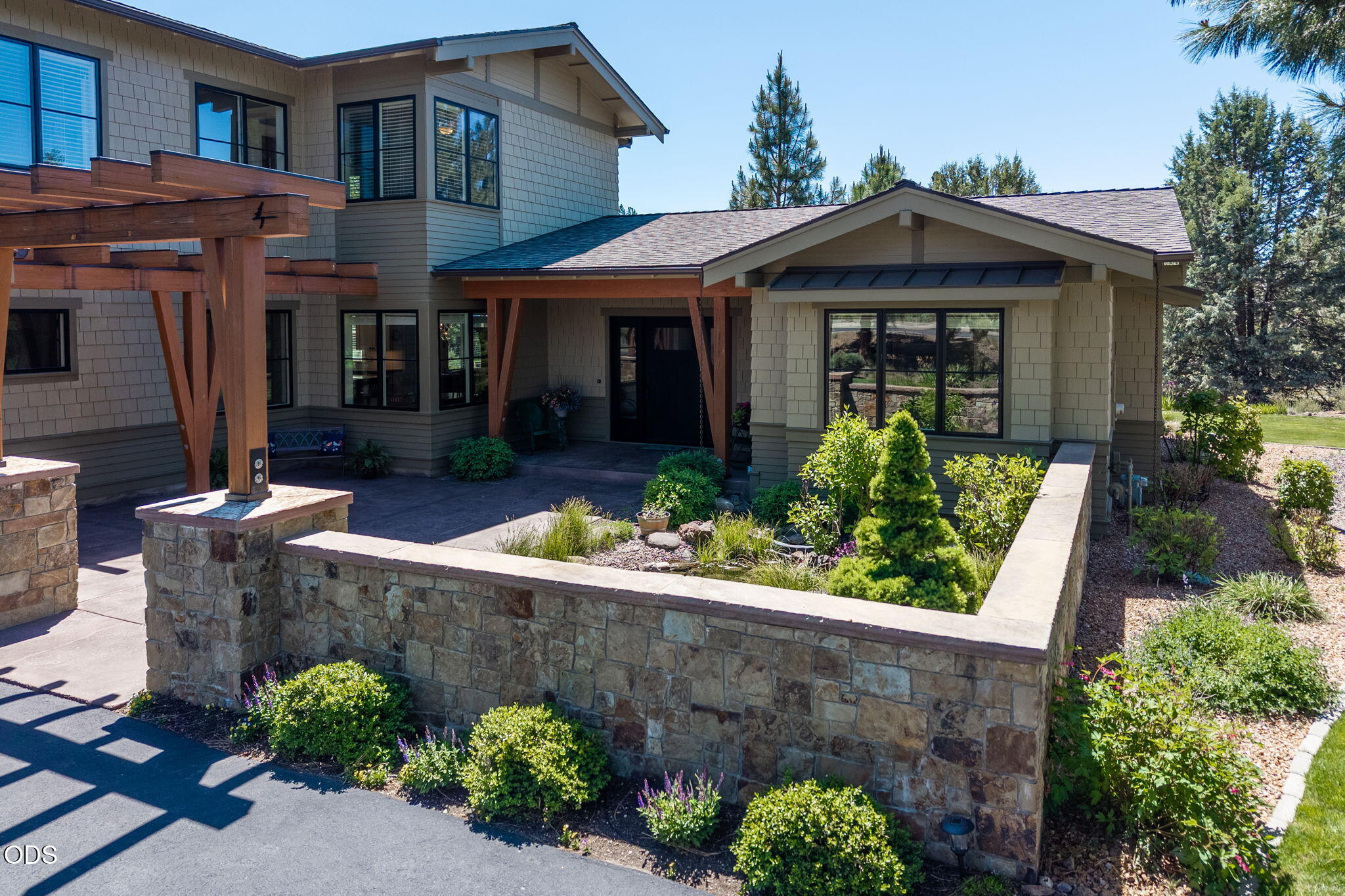 61525 Meeks Trail