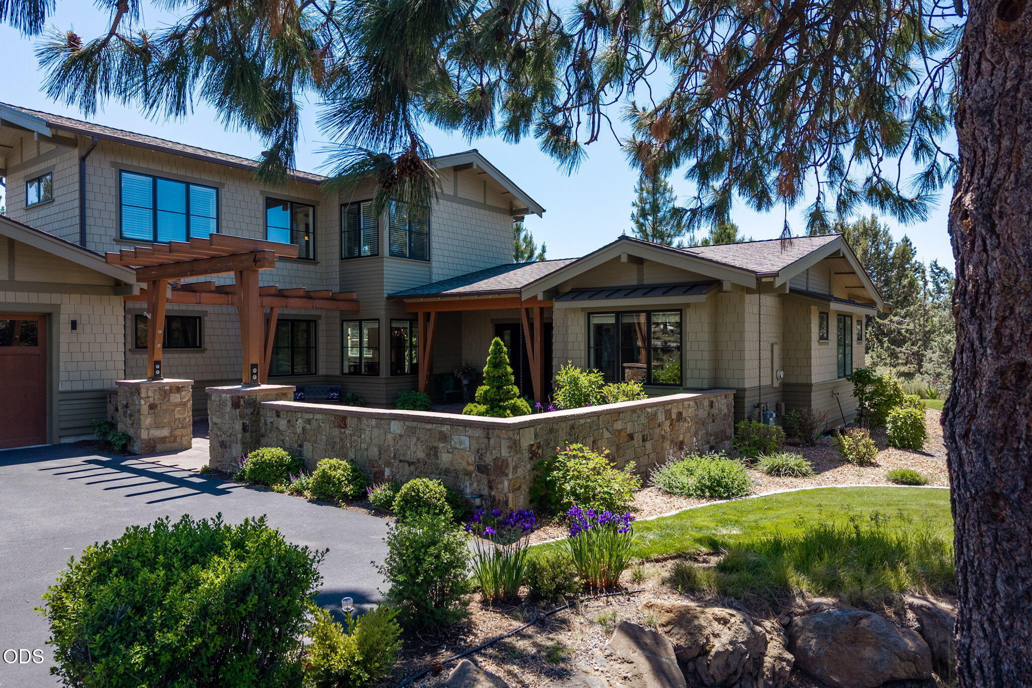 61525 Meeks Trail