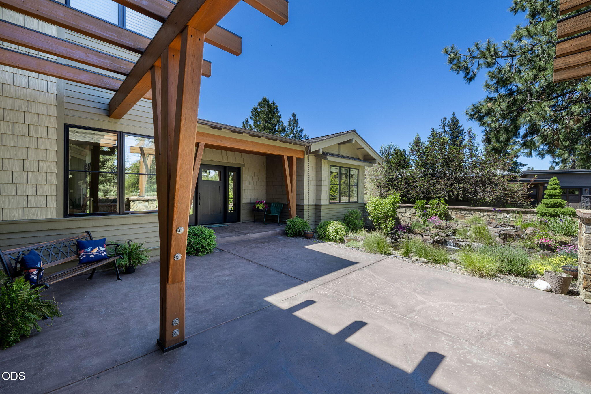 61525 Meeks Trail