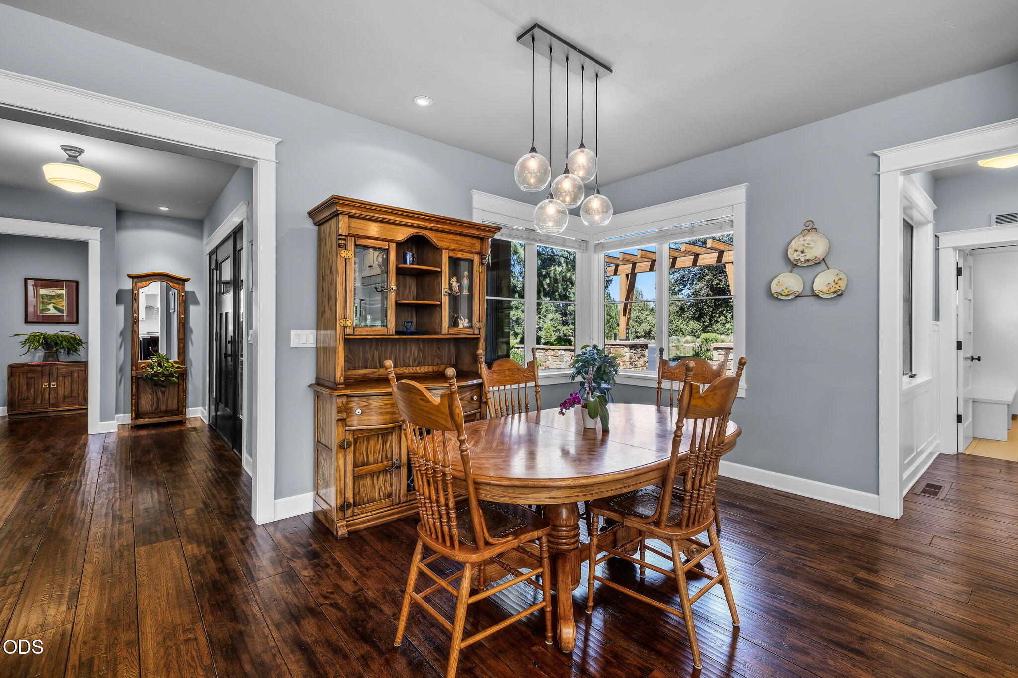 61525 Meeks Trail