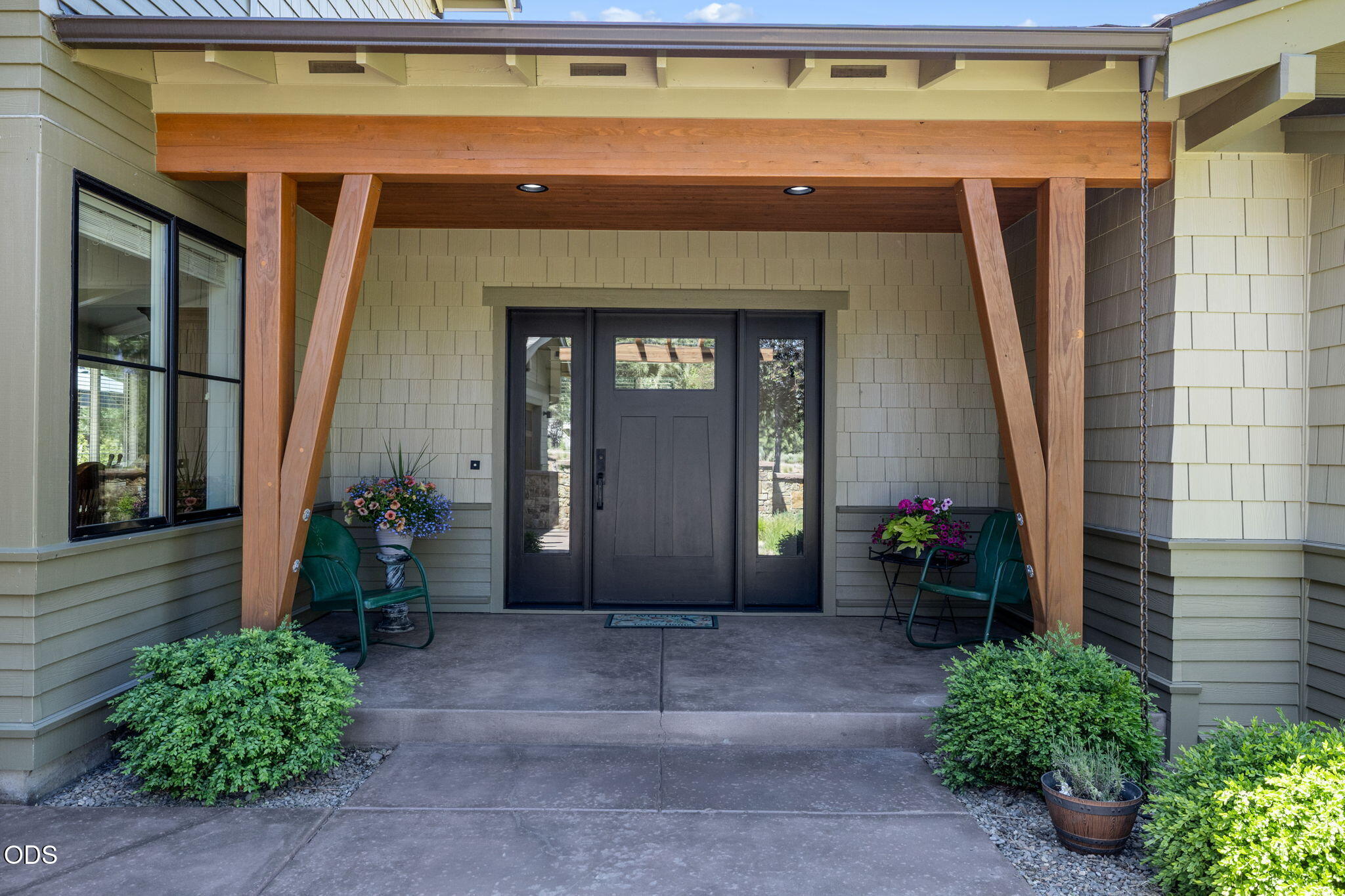 61525 Meeks Trail