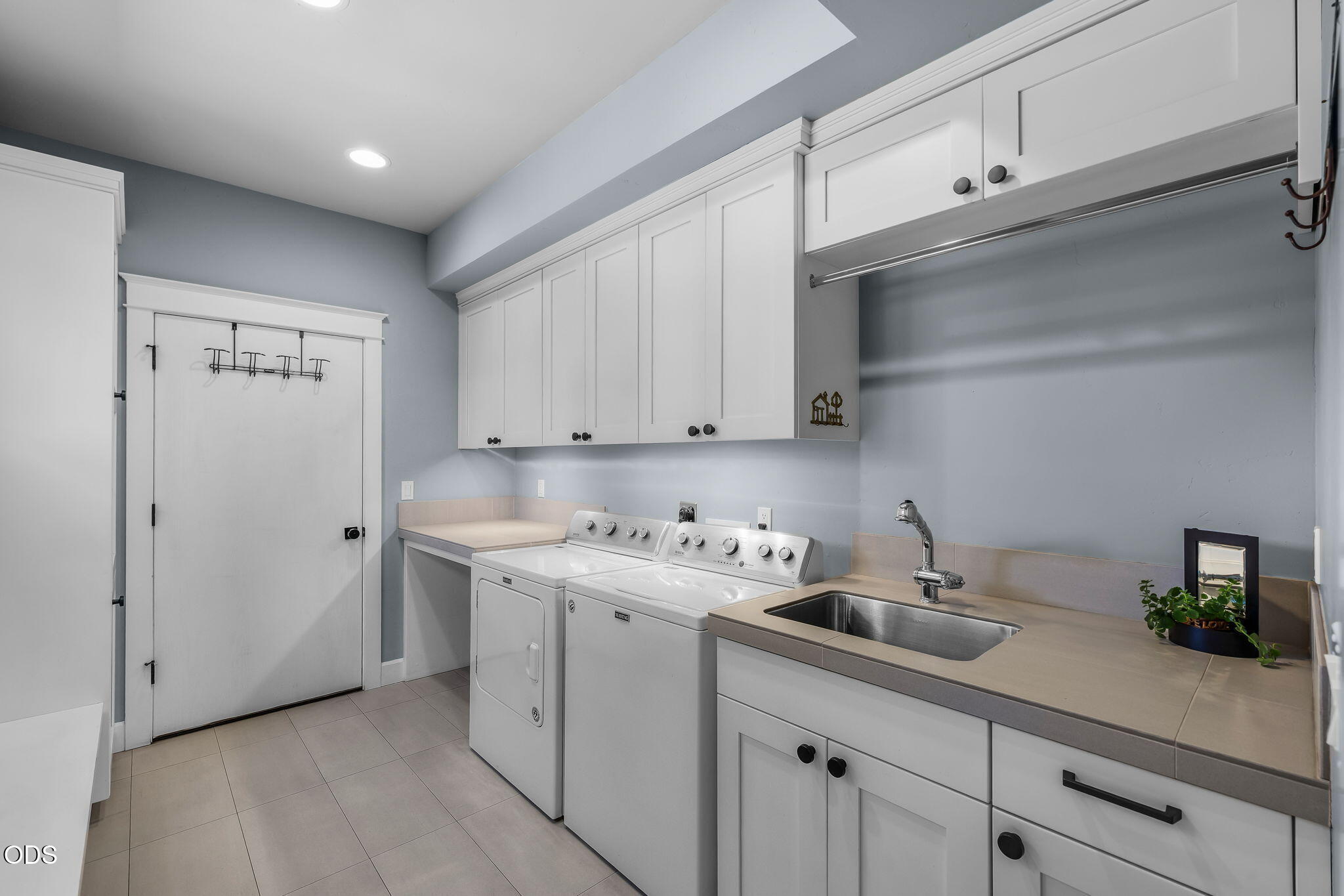 61525 Meeks Trail