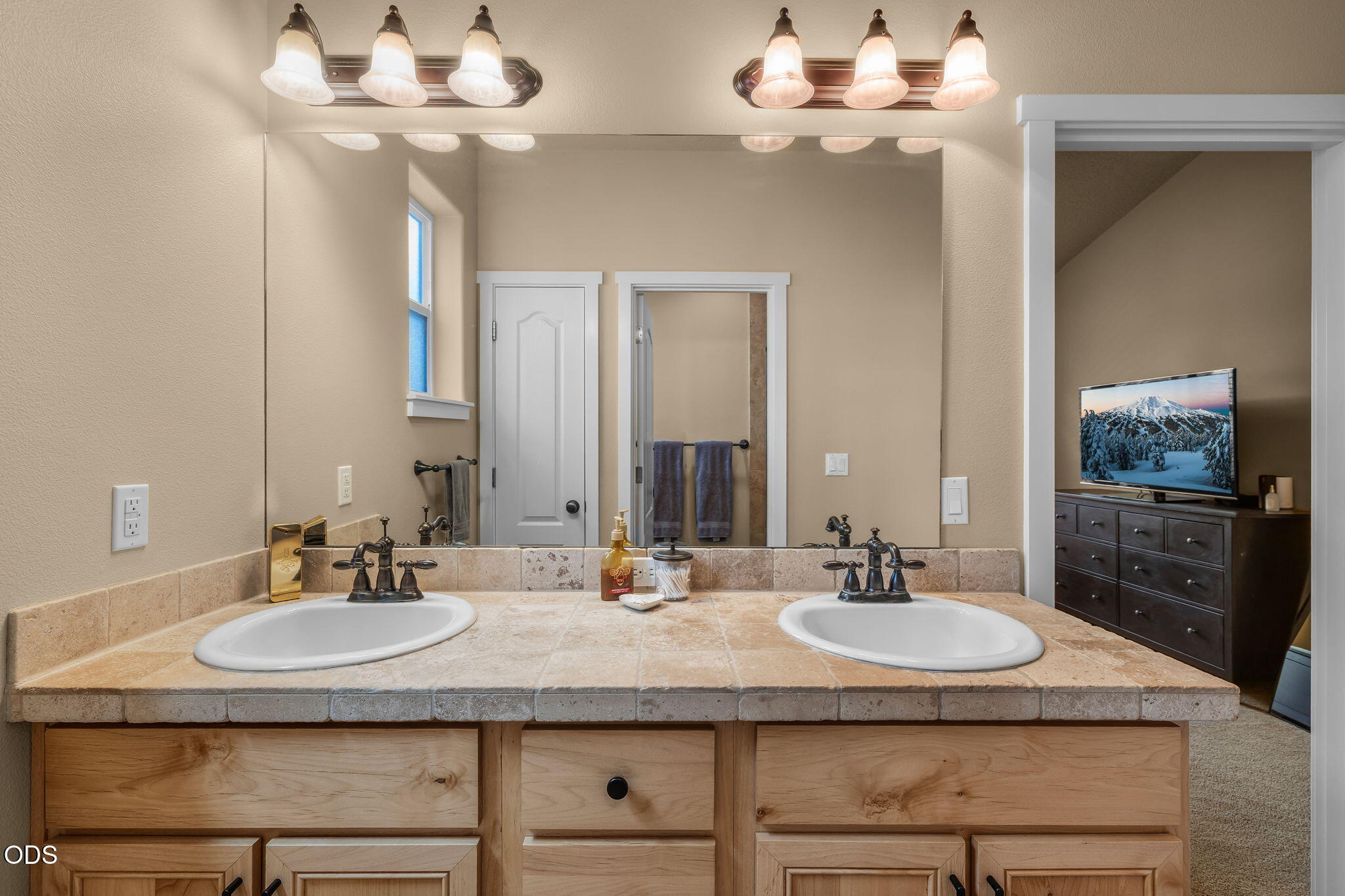 21184 Silverado Valley Lane