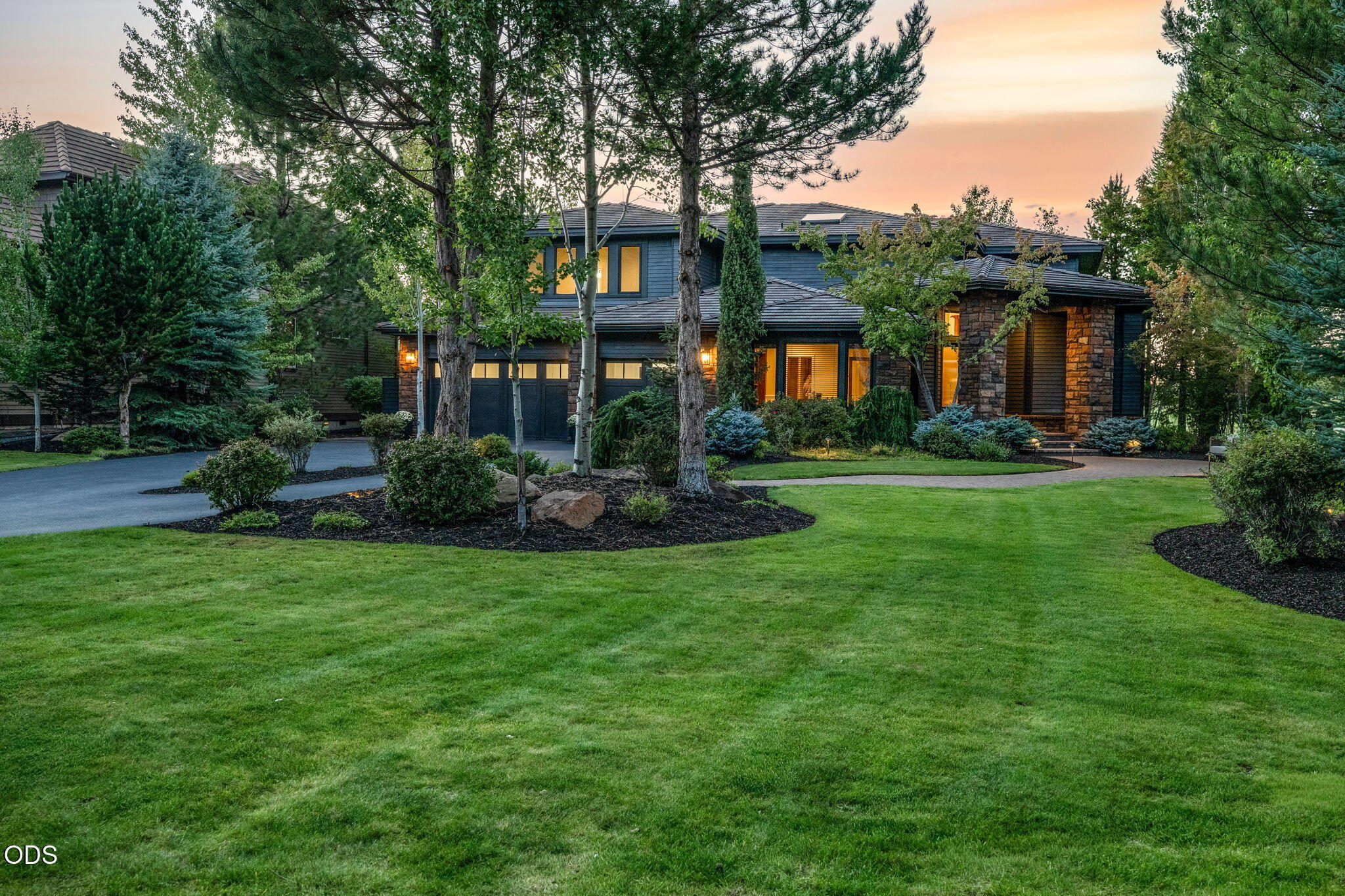 19275 Green Lakes Loop