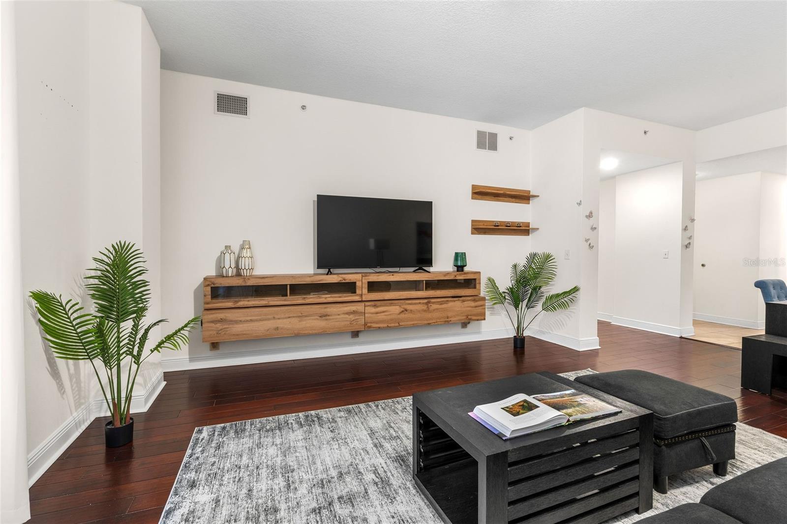 628 CLEVELAND ST #1507