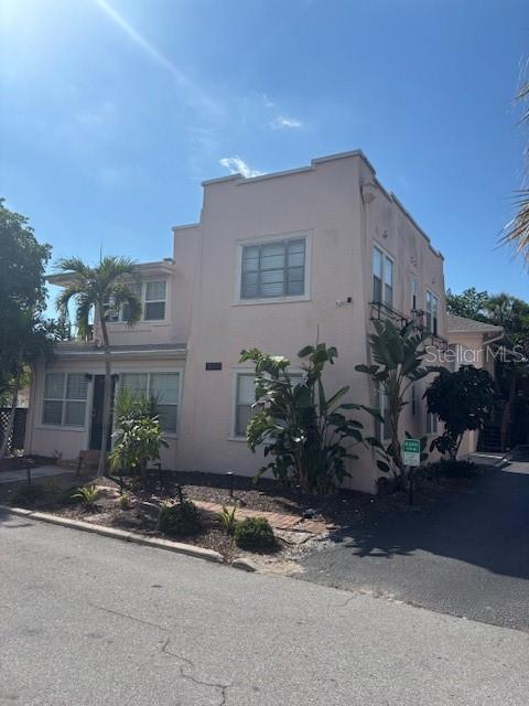 1604 N OSCEOLA AVE