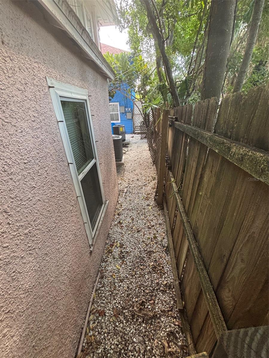 1604 N OSCEOLA AVE