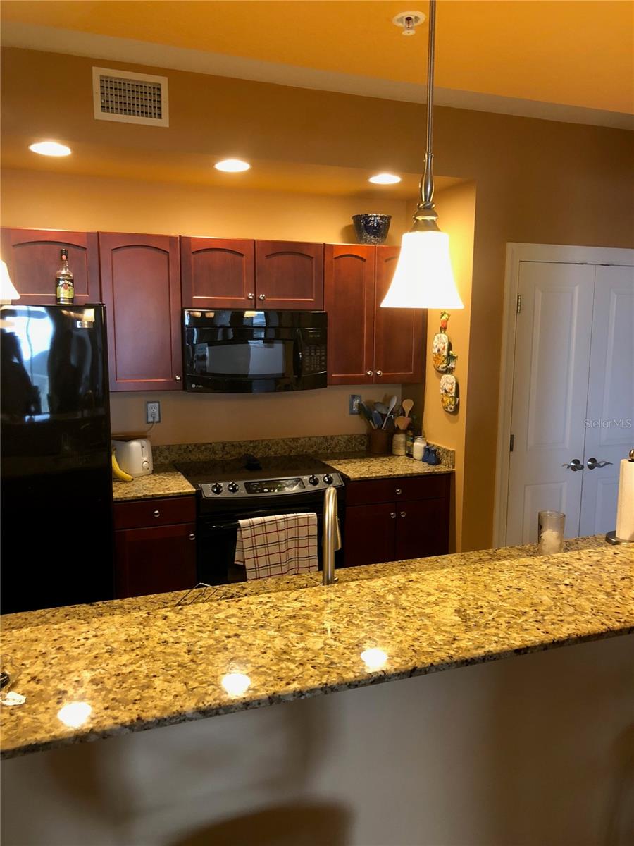 628 CLEVELAND ST #1211