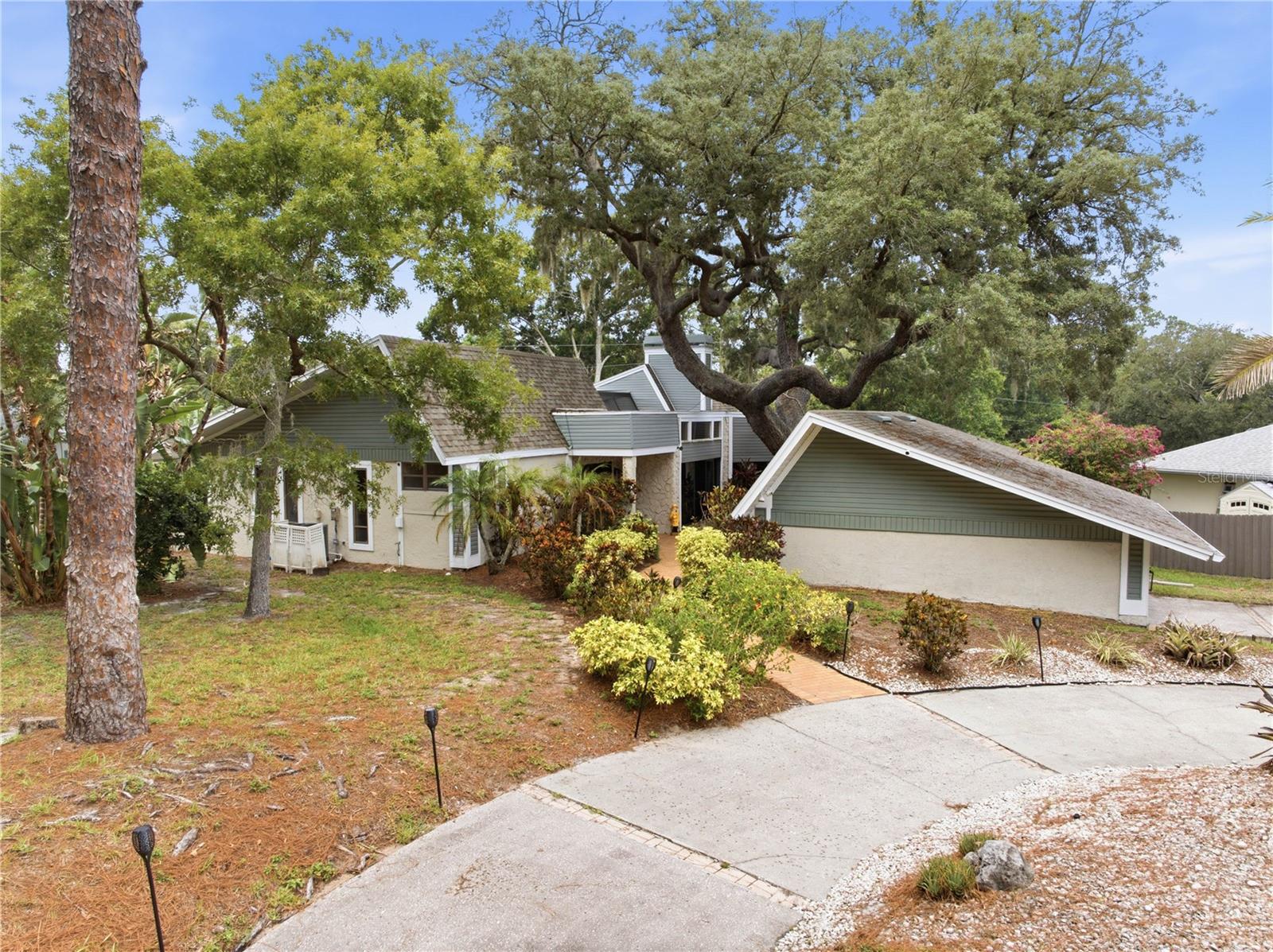 2860 BRIARWOOD LN