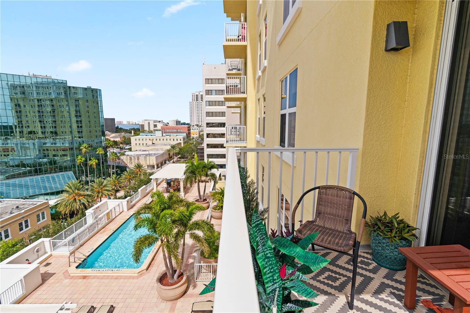 628 CLEVELAND ST #913