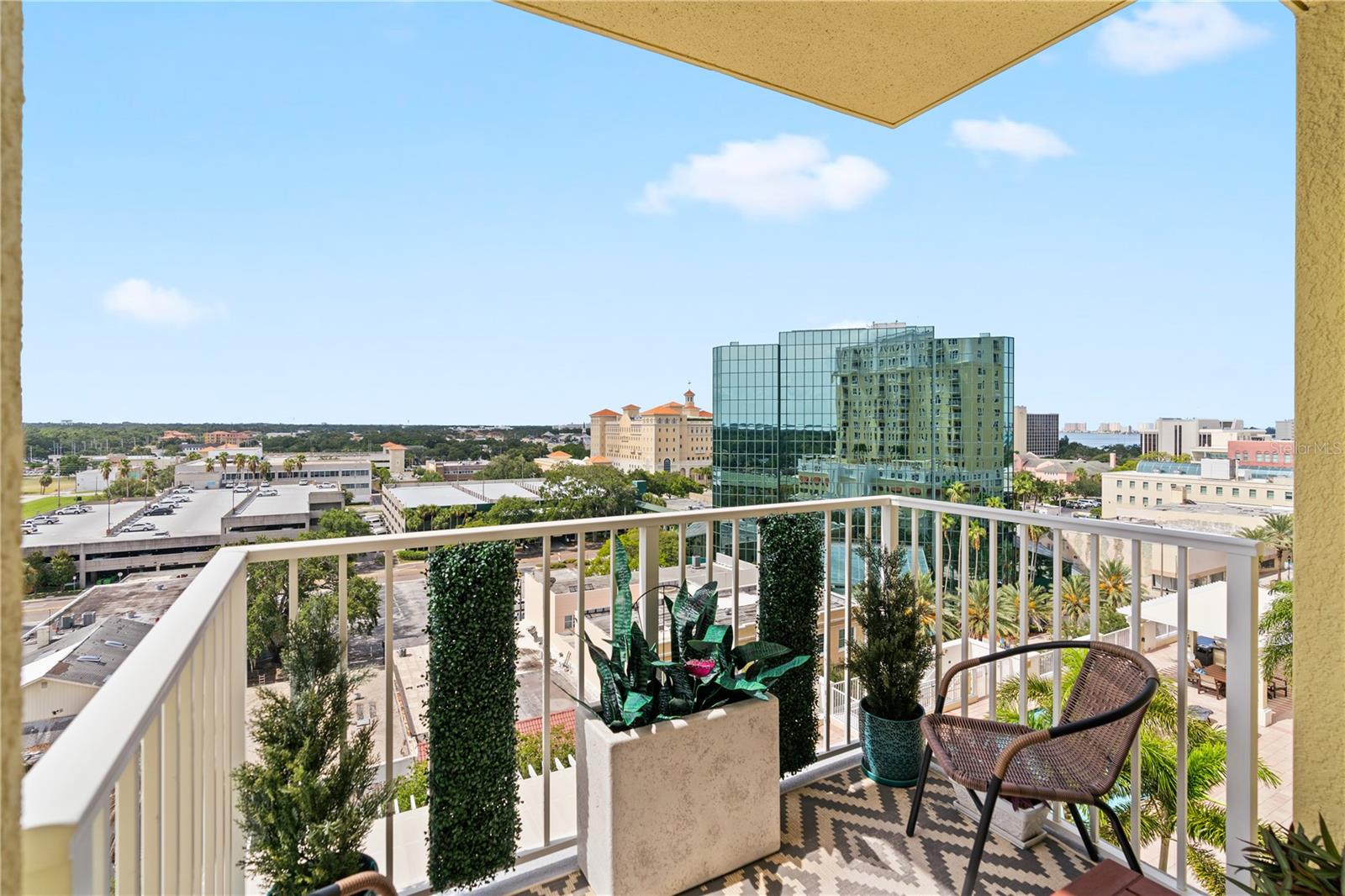 628 CLEVELAND ST #913