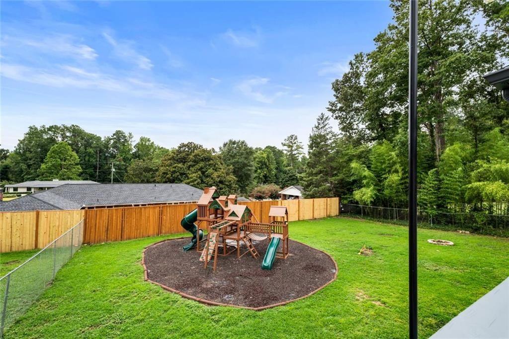 2710 Beverly Hills Drive NE
