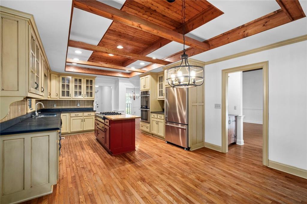 805 Pinehurst Drive