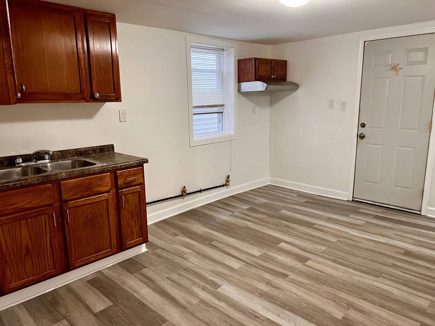 4056 S Artesian Avenue Unit: G