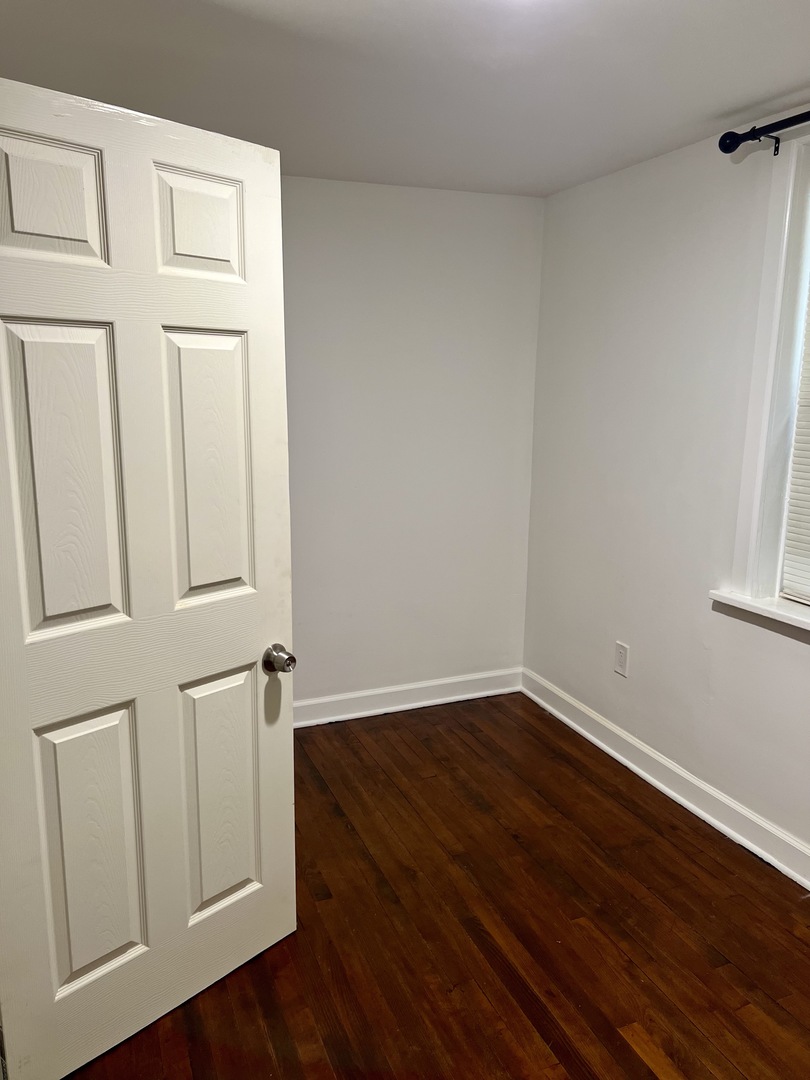 4056 S Artesian Avenue Unit: G