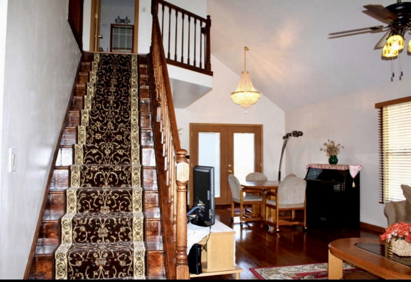 1892 GIBSON Drive